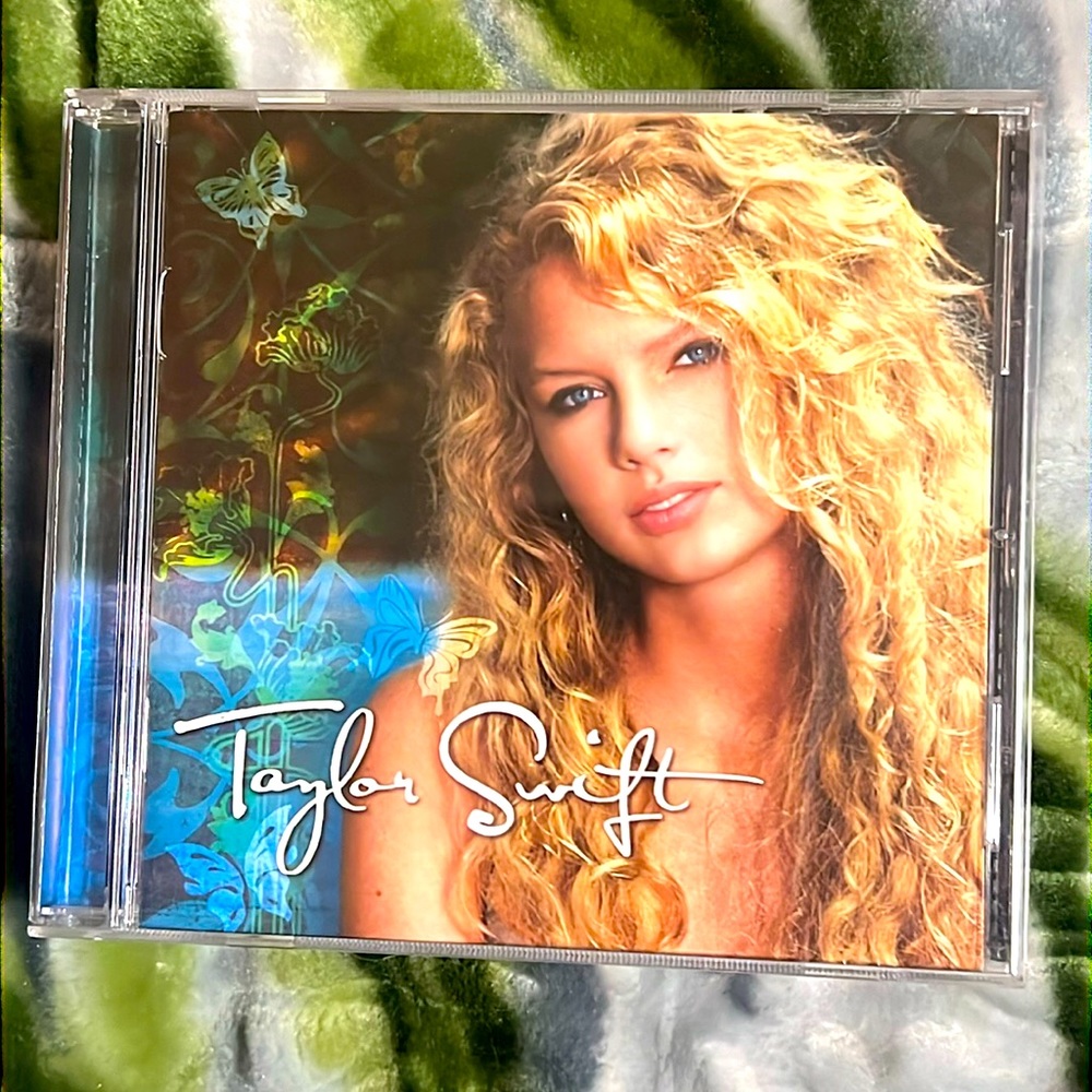 EUC Taylor Swift Debut album 2006/2008 version.